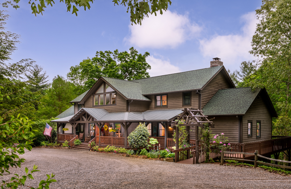 3 Nights Mid-week Special at Bent Creek Lodge