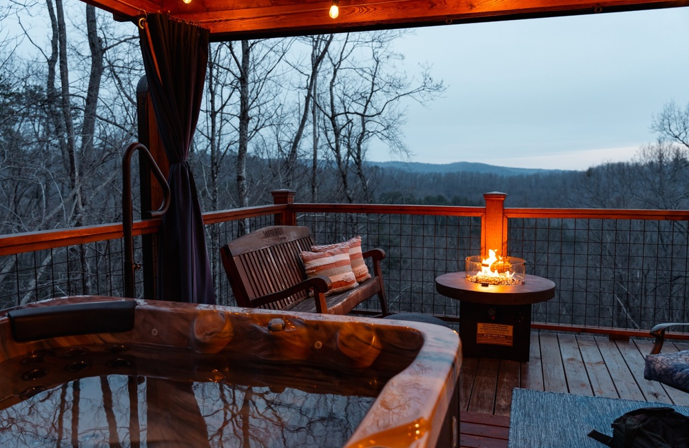 Private hot tub at Meraki Esacpe in Brevard NC